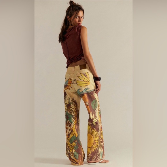 Tinsley Printed Jeans NWOT beach scene - Picture 3 of 5